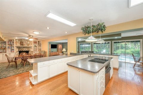 House in Cocoa, Florida 4 bedrooms, 269.23 sq.m. № 1757818 - photo 16