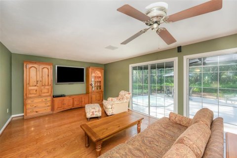 House in Cocoa, Florida 4 bedrooms, 269.23 sq.m. № 1757818 - photo 11