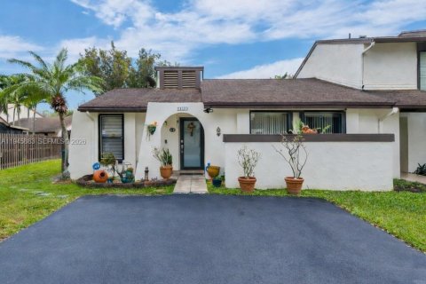 Villa ou maison à Miami, Floride 3 chambres, 109.9 m2 № 2004596