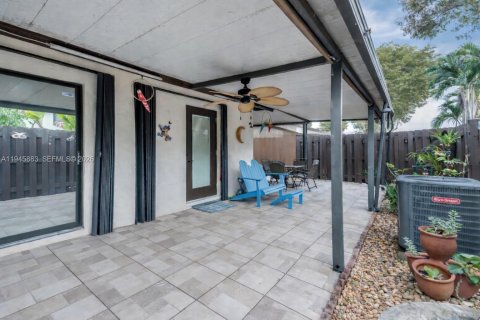 Villa ou maison à vendre à Miami, Floride: 3 chambres, 109.9 m2 № 2004596 - photo 27