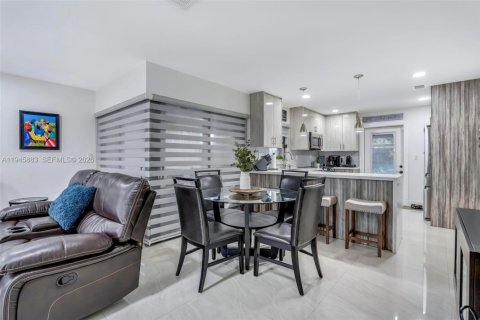 Villa ou maison à vendre à Miami, Floride: 3 chambres, 109.9 m2 № 2004596 - photo 13