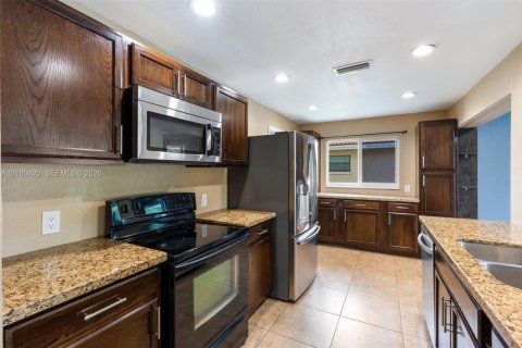 Villa ou maison à vendre à Tamarac, Floride: 2 chambres, 130.62 m2 № 2402692 - photo 24