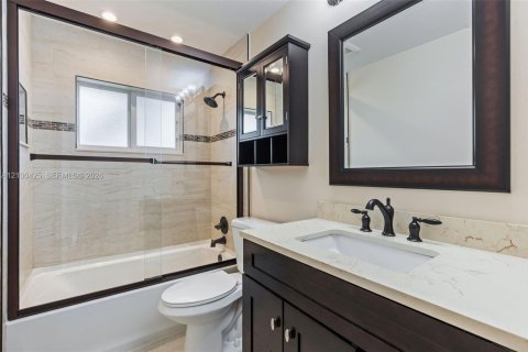 Villa ou maison à vendre à Tamarac, Floride: 2 chambres, 130.62 m2 № 2402692 - photo 20
