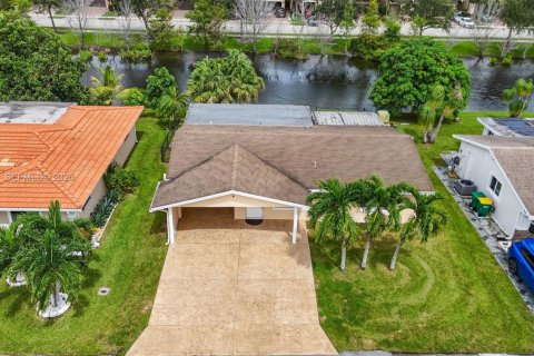 Villa ou maison à Tamarac, Floride 2 chambres, 130.62 m2 № 2402692