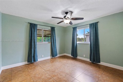 Villa ou maison à vendre à Tamarac, Floride: 2 chambres, 130.62 m2 № 2402692 - photo 13
