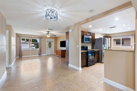 Villa ou maison à vendre à Tamarac, Floride: 2 chambres, 130.62 m2 № 2402692 - photo 27