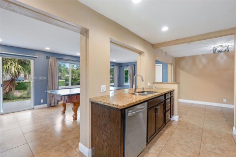 Villa ou maison à vendre à Tamarac, Floride: 2 chambres, 130.62 m2 № 2402692 - photo 7