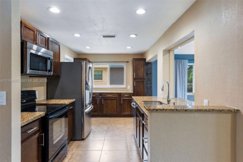 Villa ou maison à vendre à Tamarac, Floride: 2 chambres, 130.62 m2 № 2402692 - photo 6