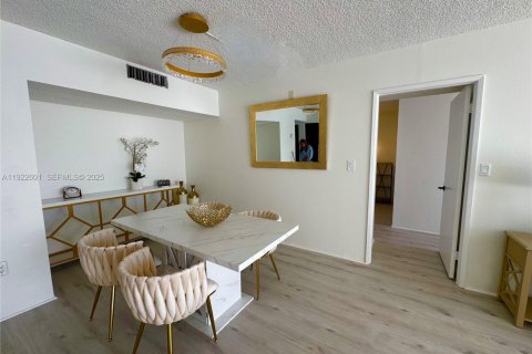 Condominio en venta en Aventura, Florida, 2 dormitorios, 106.47 m2 № 1986125 - foto 9