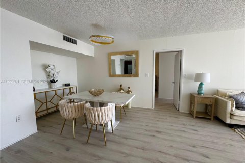 Condominio en venta en Aventura, Florida, 2 dormitorios, 106.47 m2 № 1986125 - foto 16