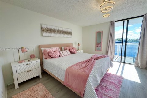 Condominio en venta en Aventura, Florida, 2 dormitorios, 106.47 m2 № 1986125 - foto 2