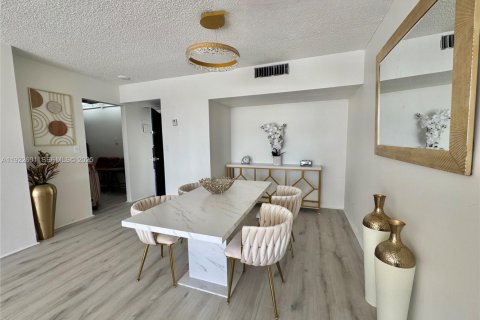 Condominio en venta en Aventura, Florida, 2 dormitorios, 106.47 m2 № 1986125 - foto 14