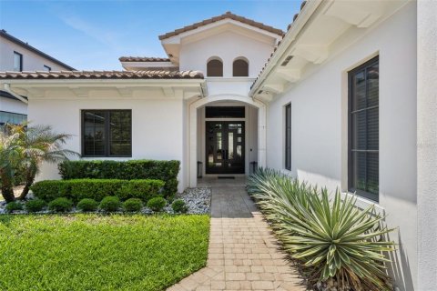 House in Orlando, Florida 3 bedrooms, 270.53 sq.m. № 2226909
