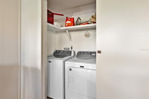 Condo in Venice, Florida, 2 bedrooms  № 1796781 - photo 18