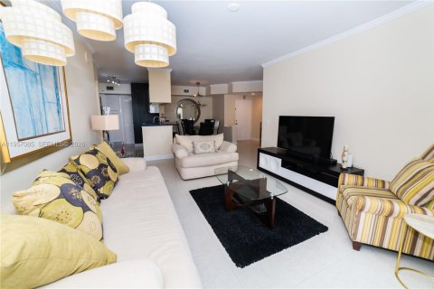 Купить кондоминиум в Санни-Айлс-Бич, Флорида 3 спальни, 117.43м2, № 2017933 - фото 28