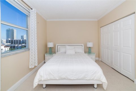 Купить кондоминиум в Санни-Айлс-Бич, Флорида 3 спальни, 117.43м2, № 2017933 - фото 15