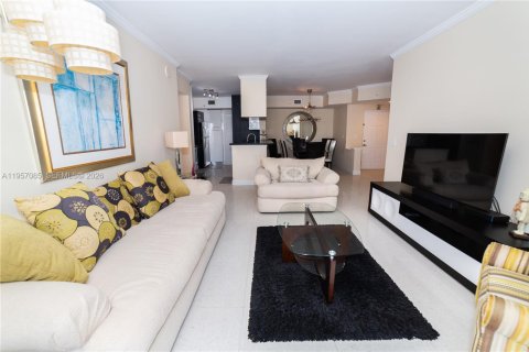 Купить кондоминиум в Санни-Айлс-Бич, Флорида 3 спальни, 117.43м2, № 2017933 - фото 27