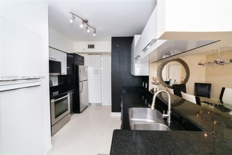 Купить кондоминиум в Санни-Айлс-Бич, Флорида 3 спальни, 117.43м2, № 2017933 - фото 6