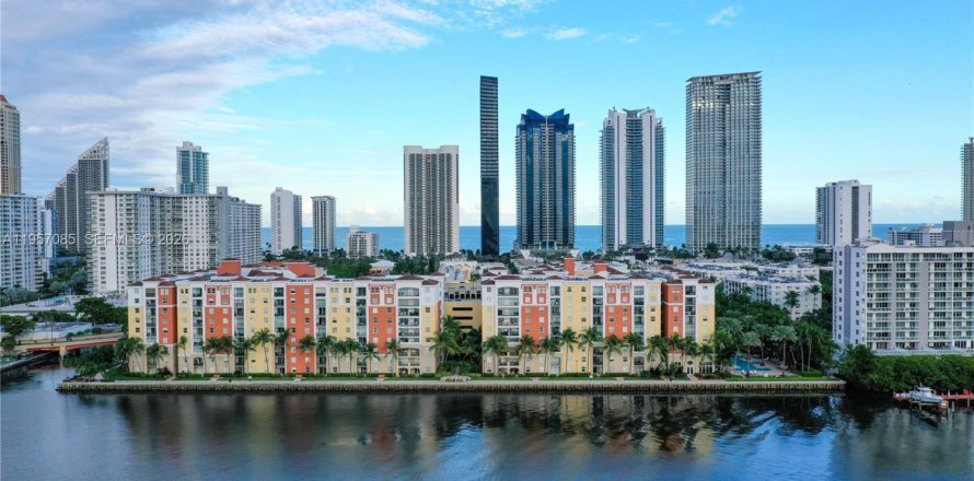 Кондоминиум с 3 спальнями в Санни-Айлс-Бич, Флорида № 2017933