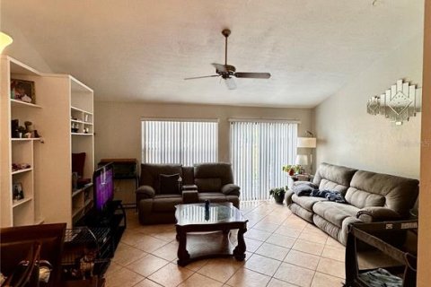 Townhouse in Gainesville, Florida 2 bedrooms, 112.23 sq.m. № 1906459 - photo 4