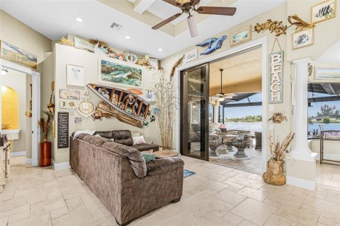 Casa en venta en Cape Coral, Florida, 3 dormitorios, 279.82 m2 № 2294750 - foto 8