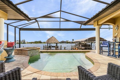 Casa en venta en Cape Coral, Florida, 3 dormitorios, 279.82 m2 № 2294750 - foto 21