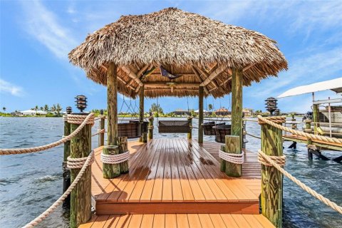 Casa en venta en Cape Coral, Florida, 3 dormitorios, 279.82 m2 № 2294750 - foto 25