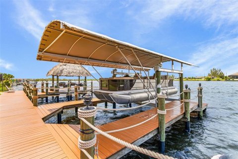 Casa en venta en Cape Coral, Florida, 3 dormitorios, 279.82 m2 № 2294750 - foto 26