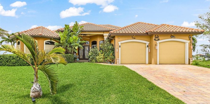 Casa en Cape Coral, Florida 3 dormitorios, 279.82 m2 № 2294750