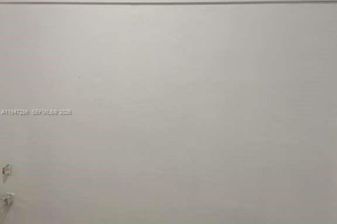 Снять в аренду кондоминиум в Норт-Майами-Бич, Флорида 1 спальня, 80.36м2, № 2003510 - фото 6