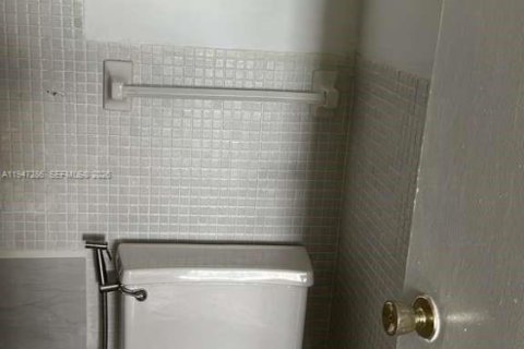 Снять в аренду кондоминиум в Норт-Майами-Бич, Флорида 1 спальня, 80.36м2, № 2003510 - фото 7