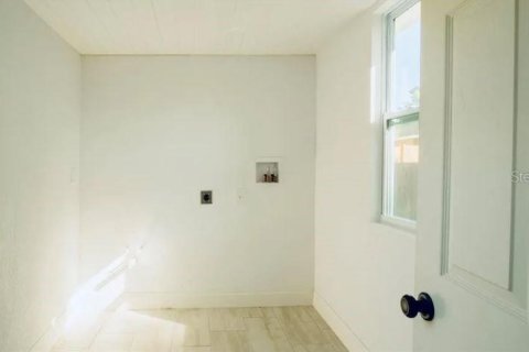 Casa en venta en Saint Petersburg, Florida, 1 dormitorio, 51.56 m2 № 1904770 - foto 12
