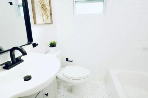 Casa en venta en Saint Petersburg, Florida, 1 dormitorio, 51.56 m2 № 1904770 - foto 11