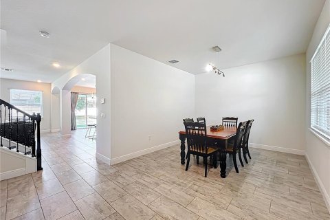 House in Apopka, Florida 6 bedrooms, 301.1 sq.m. № 1771309 - photo 5