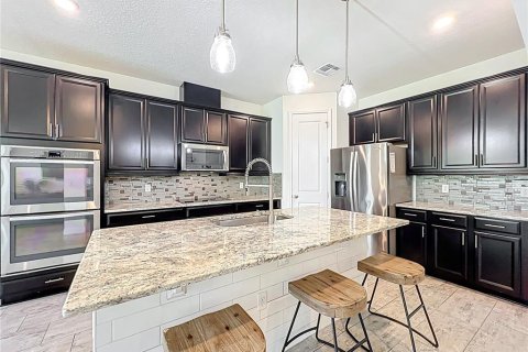 House in Apopka, Florida 6 bedrooms, 301.1 sq.m. № 1771309 - photo 17