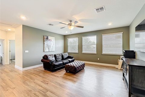 House in Apopka, Florida 6 bedrooms, 301.1 sq.m. № 1771309 - photo 28