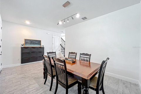 House in Apopka, Florida 6 bedrooms, 301.1 sq.m. № 1771309 - photo 8