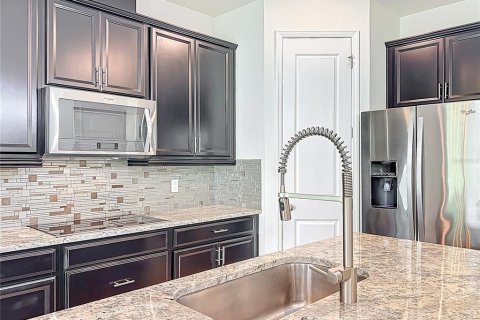 House in Apopka, Florida 6 bedrooms, 301.1 sq.m. № 1771309 - photo 14