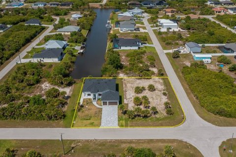 Villa ou maison à vendre à Port Charlotte, Floride: 3 chambres, 218.23 m2 № 2142953 - photo 9
