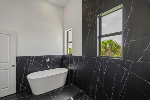 Villa ou maison à vendre à Port Charlotte, Floride: 3 chambres, 218.23 m2 № 2142953 - photo 27