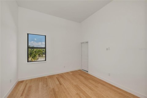 Villa ou maison à vendre à Port Charlotte, Floride: 3 chambres, 218.23 m2 № 2142953 - photo 29