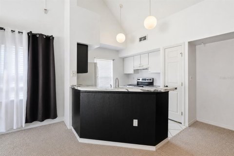 Copropriété à vendre à Tampa, Floride: 2 chambres, 105.17 m2 № 2105020 - photo 9