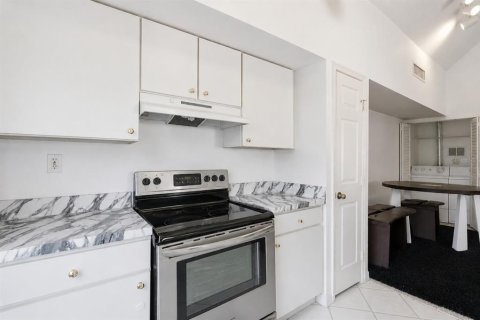 Copropriété à vendre à Tampa, Floride: 2 chambres, 105.17 m2 № 2105020 - photo 7