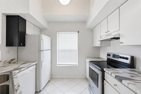 Copropriété à vendre à Tampa, Floride: 2 chambres, 105.17 m2 № 2105020 - photo 8