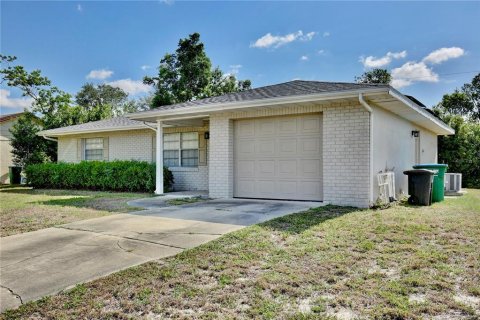 House in Deltona, Florida 2 bedrooms, 96.43 sq.m. № 2127253 - photo 5