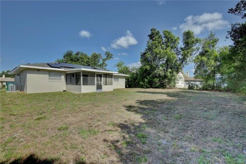 House in Deltona, Florida 2 bedrooms, 96.43 sq.m. № 2127253 - photo 1