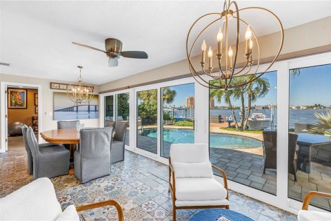 Villa ou maison à vendre à Redington Shores, Floride: 3 chambres, 178.28 m2 № 2415391 - photo 21