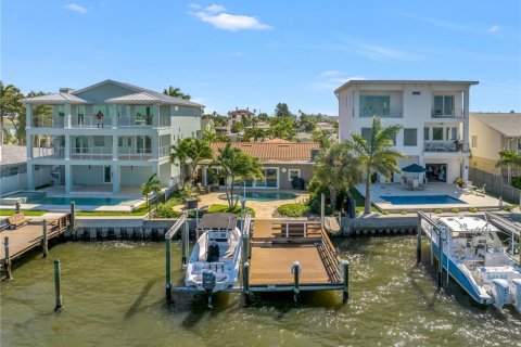 Villa ou maison à vendre à Redington Shores, Floride: 3 chambres, 178.28 m2 № 2415391 - photo 4