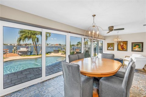 Villa ou maison à vendre à Redington Shores, Floride: 3 chambres, 178.28 m2 № 2415391 - photo 20