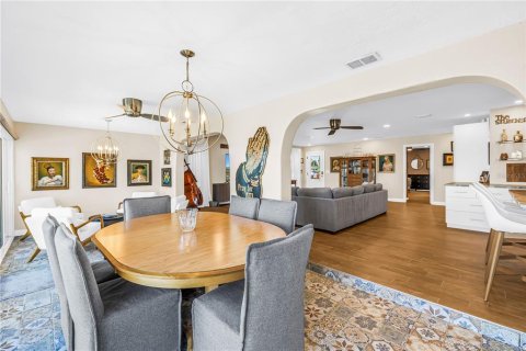Villa ou maison à vendre à Redington Shores, Floride: 3 chambres, 178.28 m2 № 2415391 - photo 24